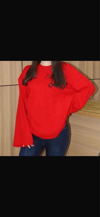 Красный свитер 5к уступка есть 7о7бб5о7о8