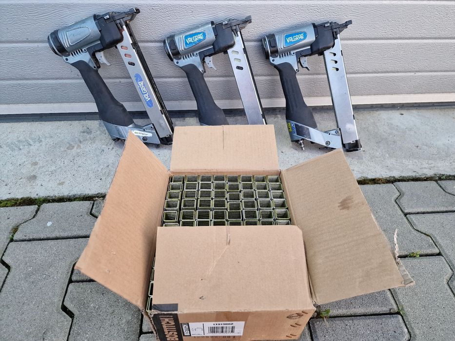 Capsator Pneumatic cu coroană lată INDUSTRIAL Bostitch BCS2 de 38 mm (