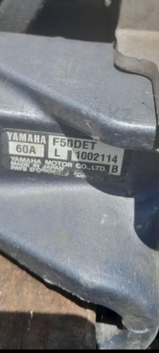 В продаже мотор ямаха 50 четырех тактная
