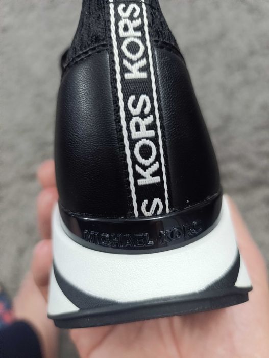 Продам классные мокасины KORS на 41 размер