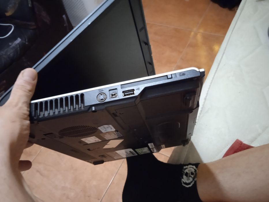 Лаптоп Тошиба  2гб рам