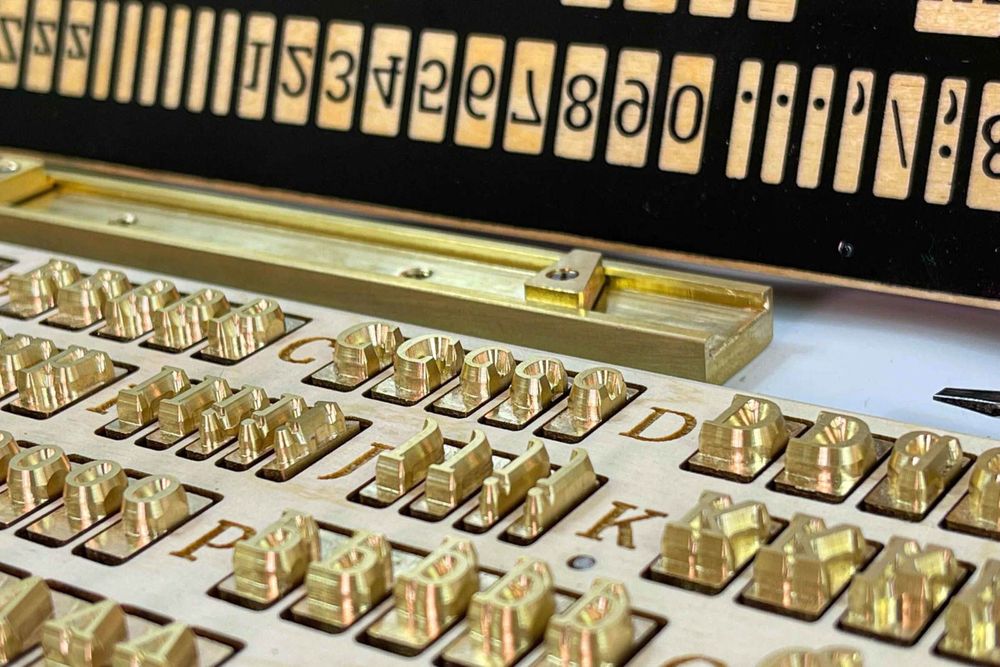 Буквы из латуни для тиснения