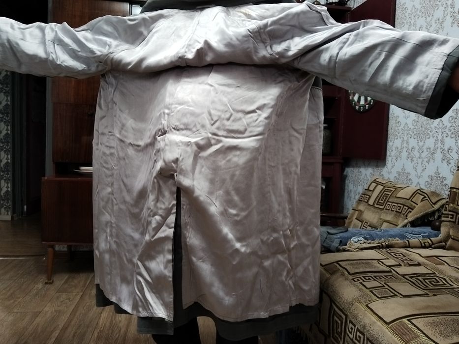 Продаётся мужской плащ