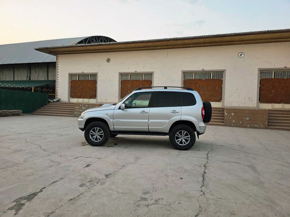 Niva 4x4 Sotiladi
