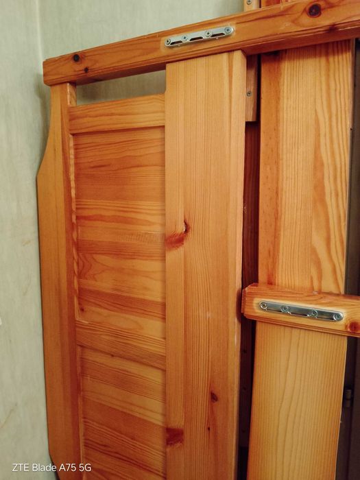 Спалня 114см/190см. Стабилна,здрава.Изцяло ДЪРВО.