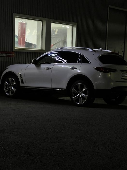 Продам Infiniti FX37 S