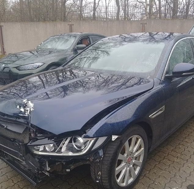 Vand  Jaguar XE Berlina