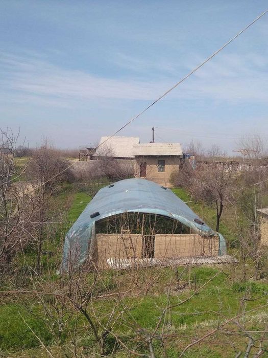 Ховли дача сотилади