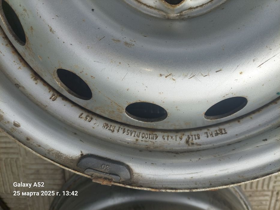 Продам диски на авто размер 15