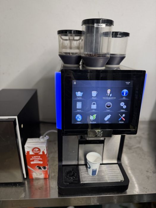 WMF 5000S+ plus Dynamic Milk,2xrasnite,1 instant,lapte proaspat