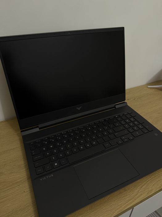 Laptop HP Gaming 16.1 Victus 16-e0077nq 1TB AMD Ryzen 7 5800H , 16GB,RTX 3060 6GB, Mica Silver NOU