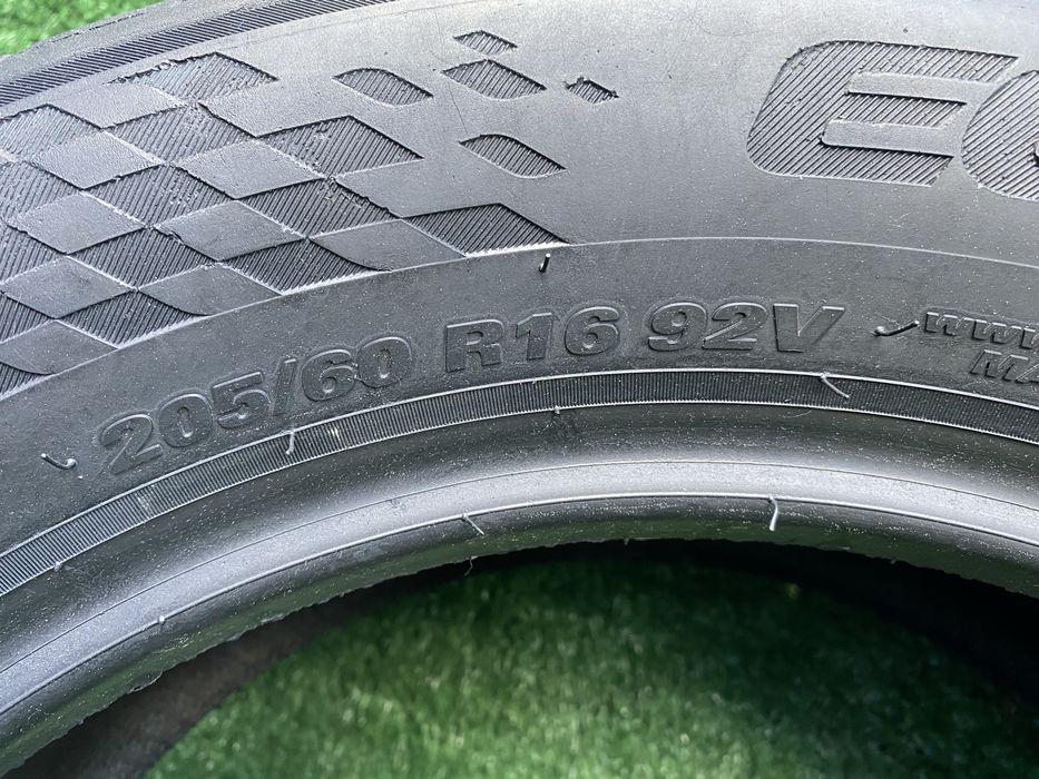 Set 4 anvelope vara Kumho Ecsta Ps71 205 60 R 16 92 V Dot 3620 Profil : 2 Bucati 5,34 , 2 bucati 4,6mm