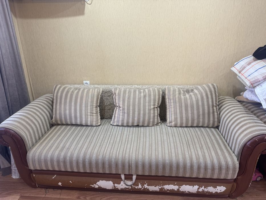 Диван с креслом бу