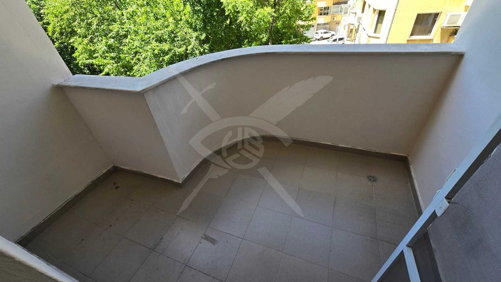 Продава се Тристаен апартамент в Пловдив, Кючук Париж - 100 кв.м за 1840 €/кв.м - Снимка #5