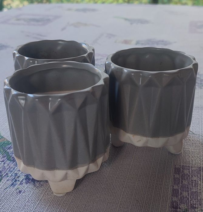 КАШПИЧКИ за малки саксийки керамични