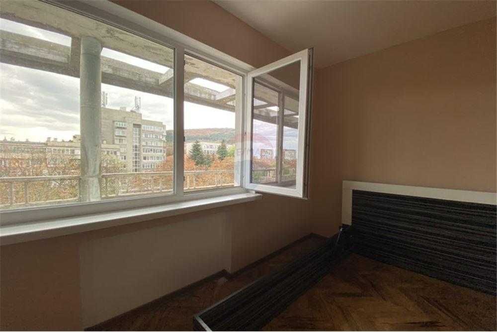 Продава се Тристаен апартамент в Шумен, Пазара - 77 кв.м за 1822 €/кв.м - Снимка #6