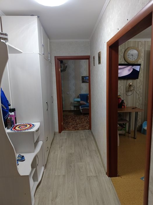 Продам 2 х комн, 5-8, 1 этаж.