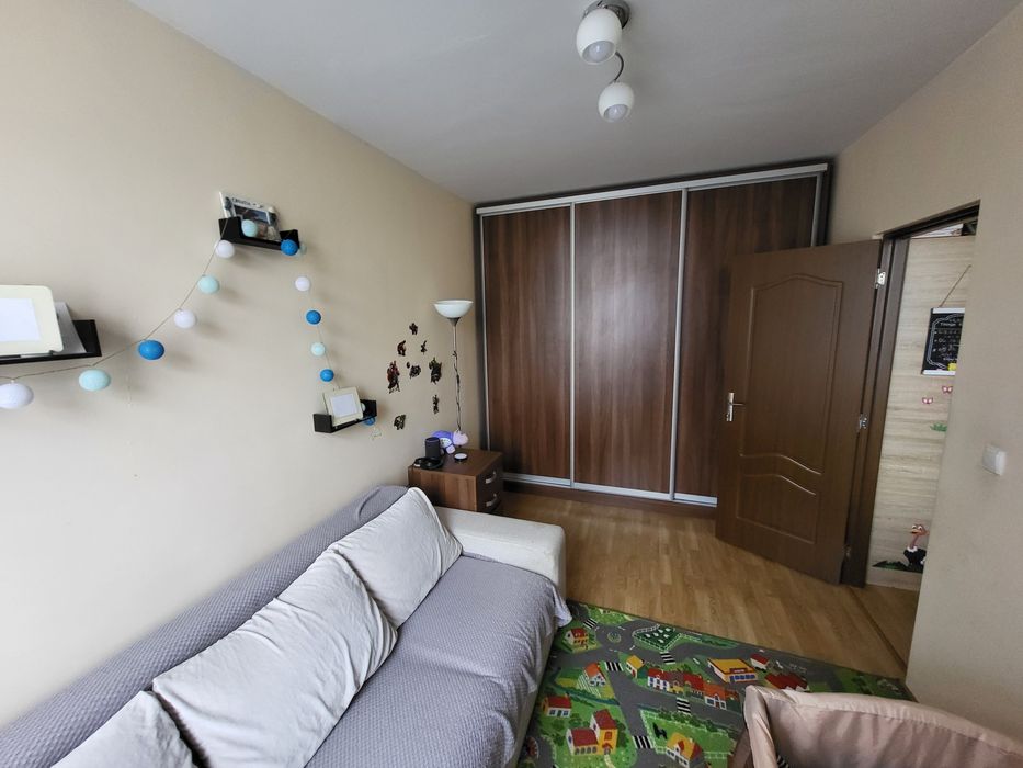 Vând apartament zona Tineretului