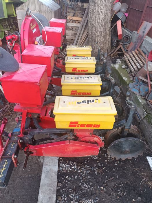 Vând semanatoare porumb unisem sicam