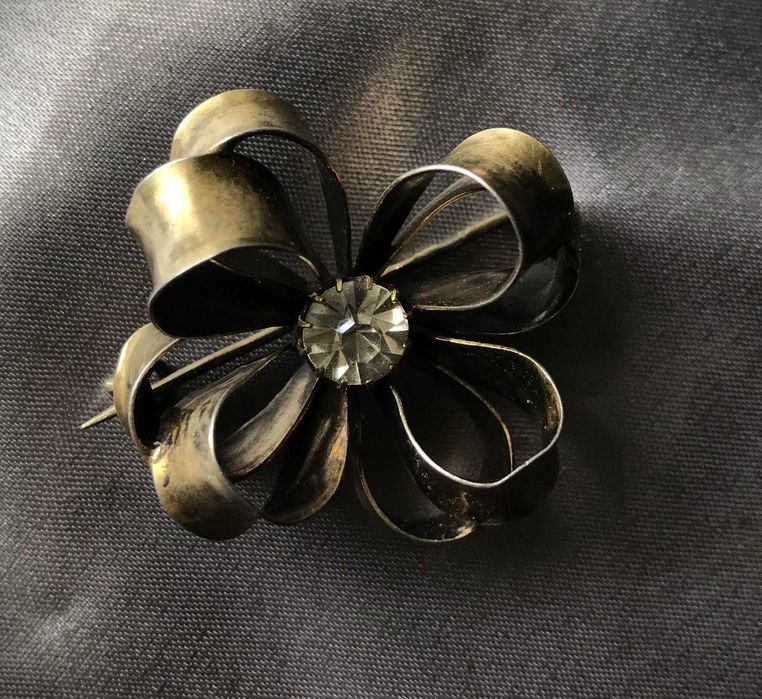 Серебряные брошки старинные