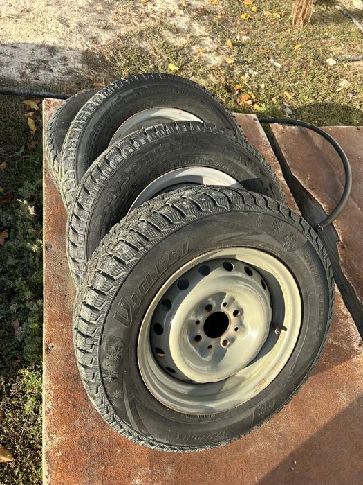 Зимние шины с дисками на р13