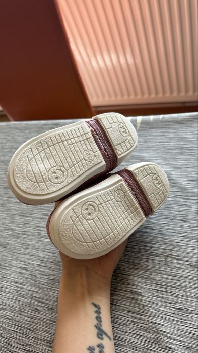 Обувки колев и колев