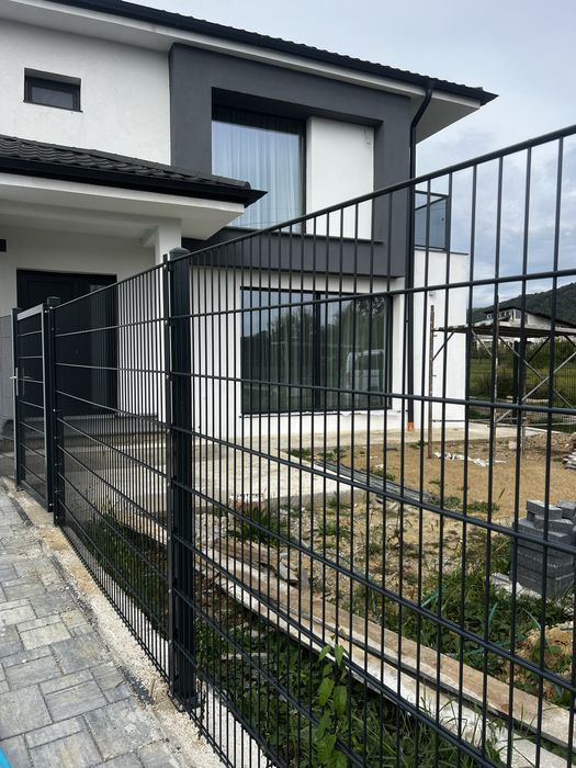 Panou Gard dublu fir Profesional 8/6/8mm Plasa Stalpi Gard nu Bordurat