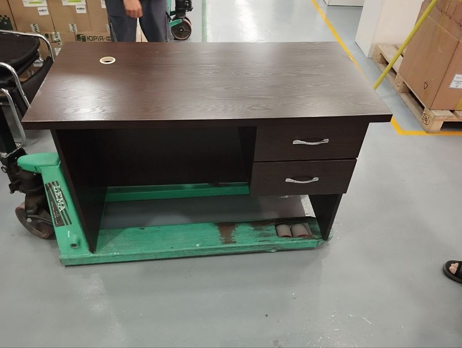 Офисная мебель срочно продается