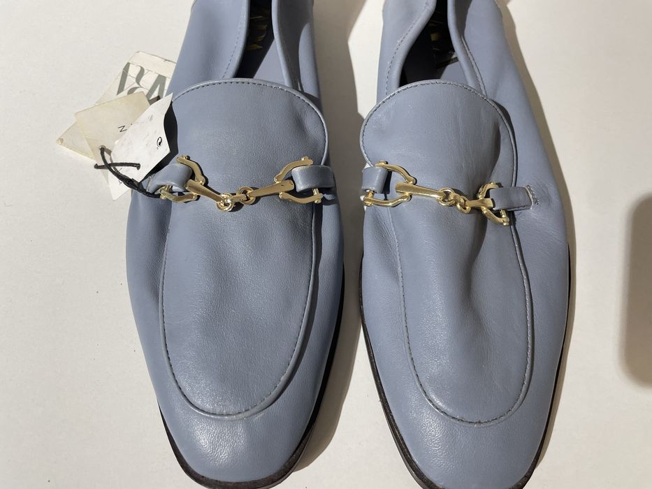 Лоферы Zara с золотыц элементом