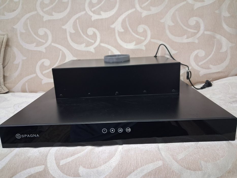 Продаётся  вытяжка SPAGNA новая.