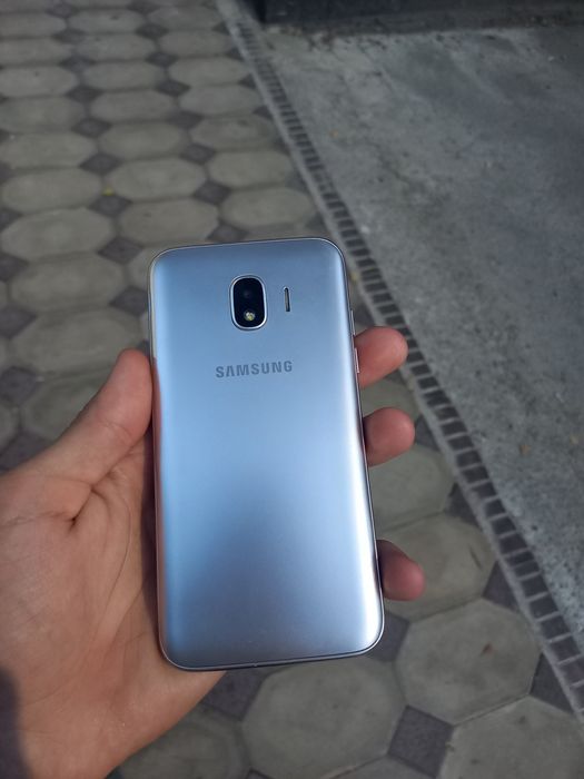 Продам телефон Samsung j2