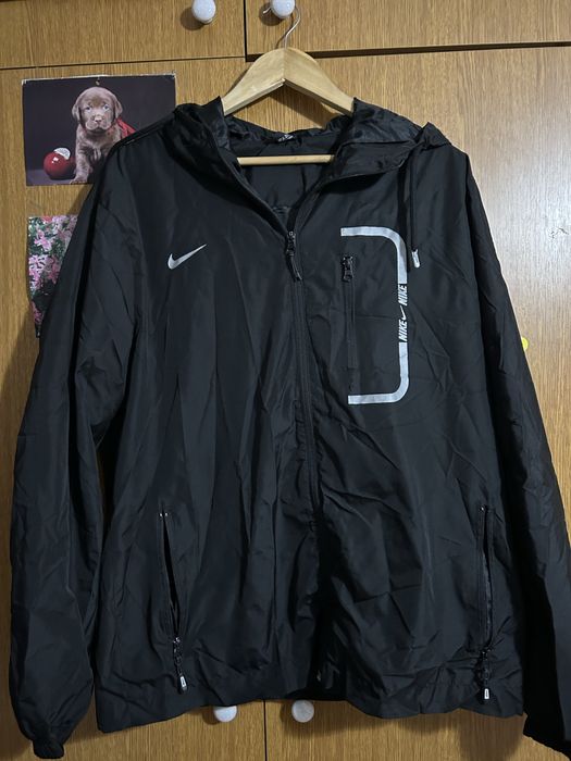 Чисто нова оригинална  мъжка ветровка-Nike