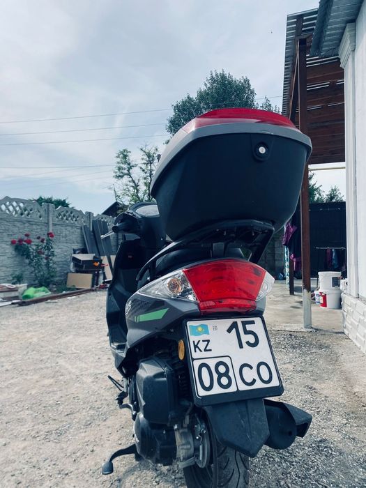 Срочно M8 скутер продаю
