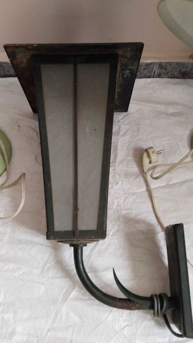 Настолни лампи метал и дърво