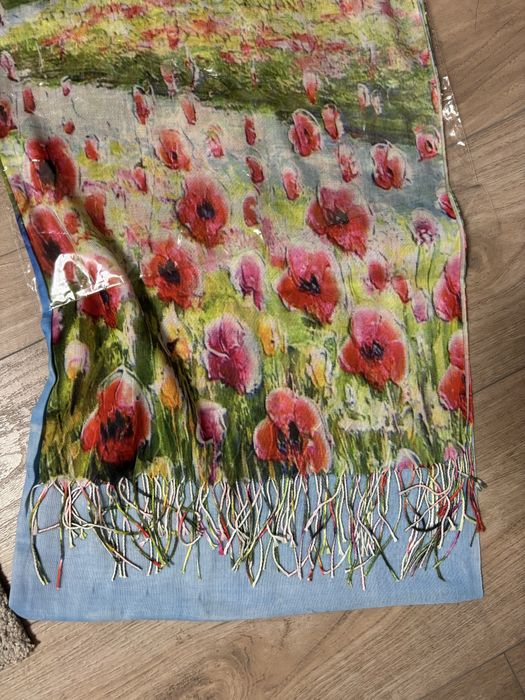 Нов  дамски  шал