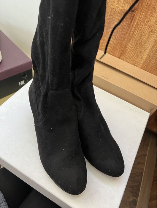 Cizme lungi din piele intoarsa