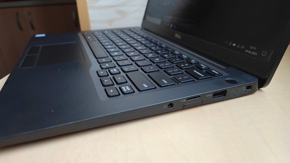 Laptop Dell 7400_i7 8665U__8GB DDR4__256GB SSD__14"FHD IPS + Office