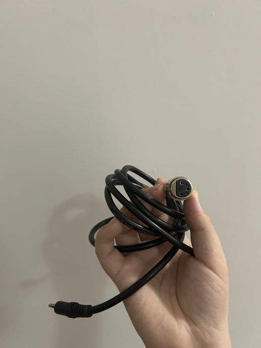 Цял комплект микрофон + стойка, пулт, филтър и кабели