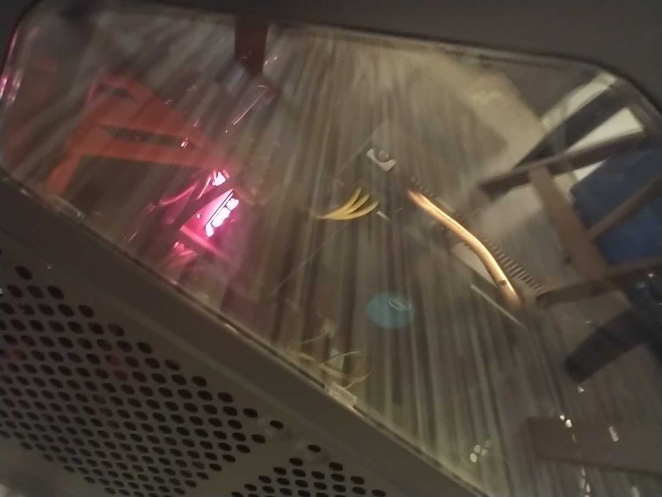 Настолен компютър с монитор BenQ GL2250HM, 21,5