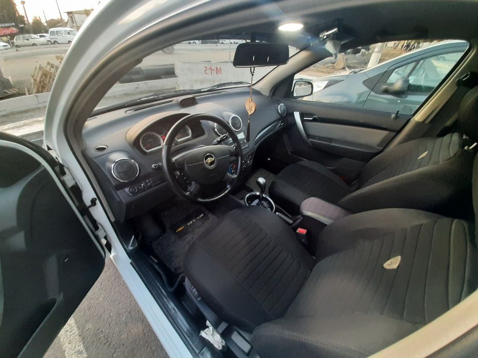 Nexia 3 avtomat sotiladi