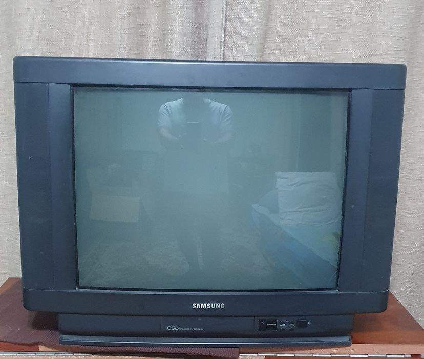 Телевизор samsung