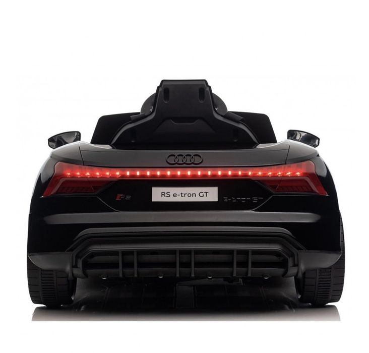 Акумулаторен джип Audi RS E-Tron GT 4X4 Licensed с меки гуми и кожена седалка 12V