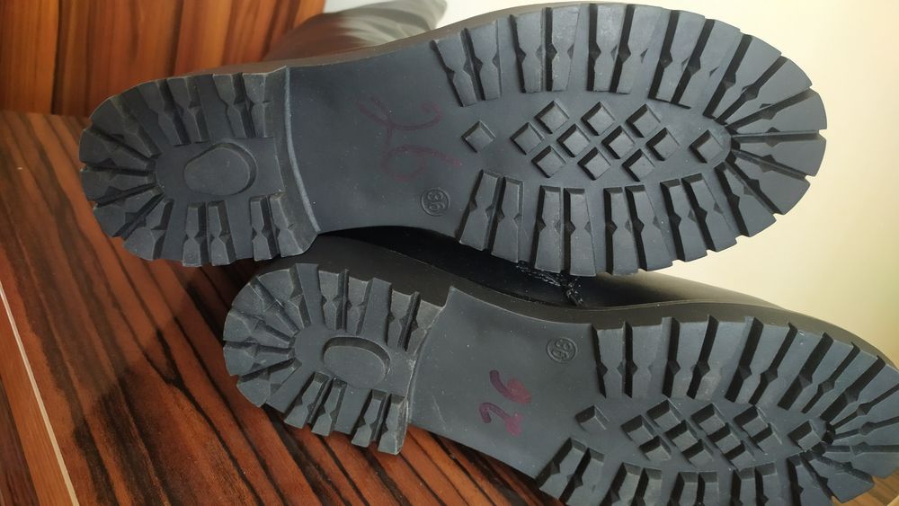 Сапоги новые 36 размера, подойдут на 37 размер женские