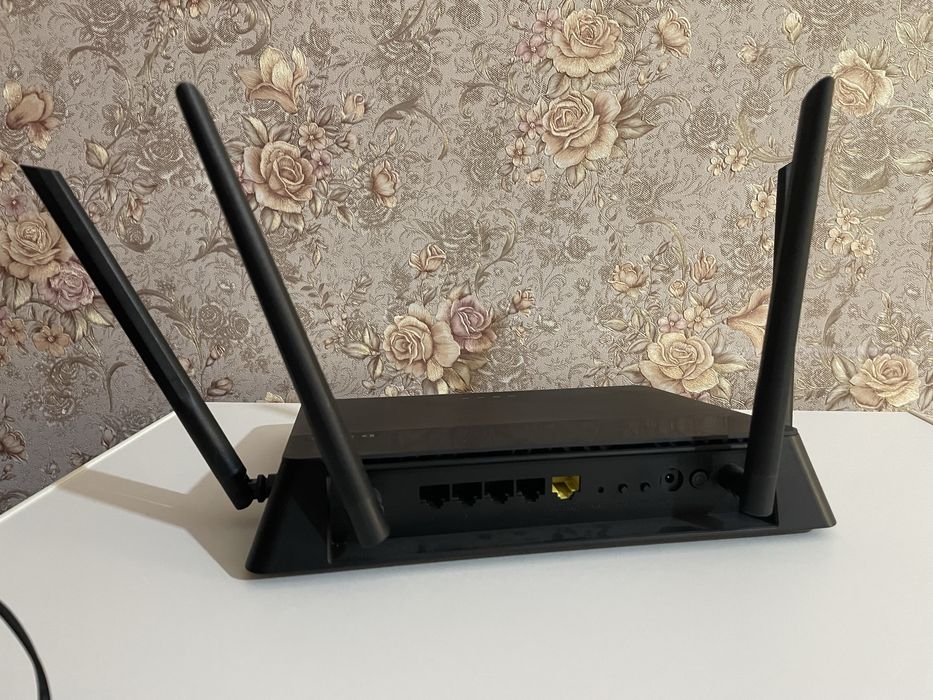 Продается роутер DLink dir-878