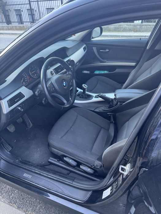 Bmw ser 318 d  143 cai euro 5 anul 2012 /6