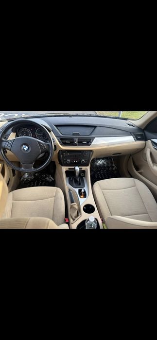 Vând BMW x1 ,automată