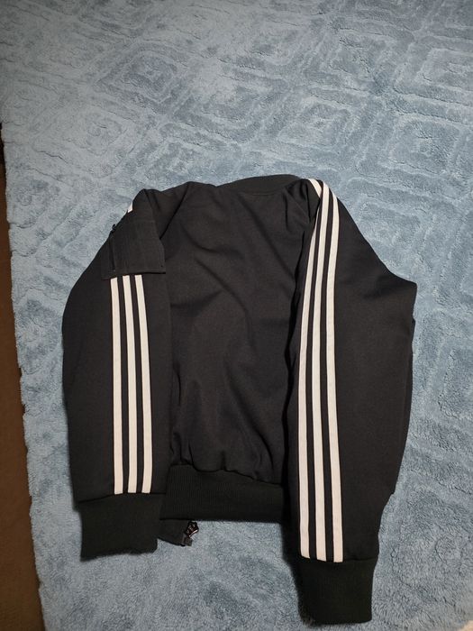 Дамско яке adidas