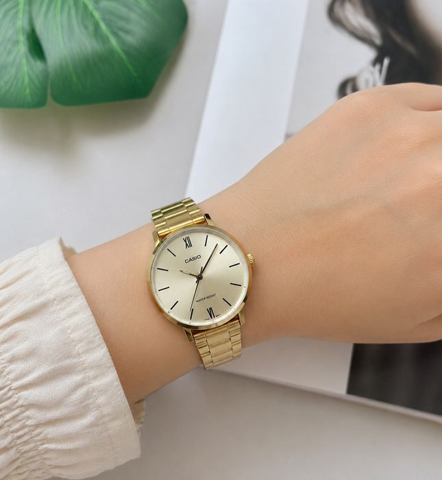 Продам часы наручные женские CASIO