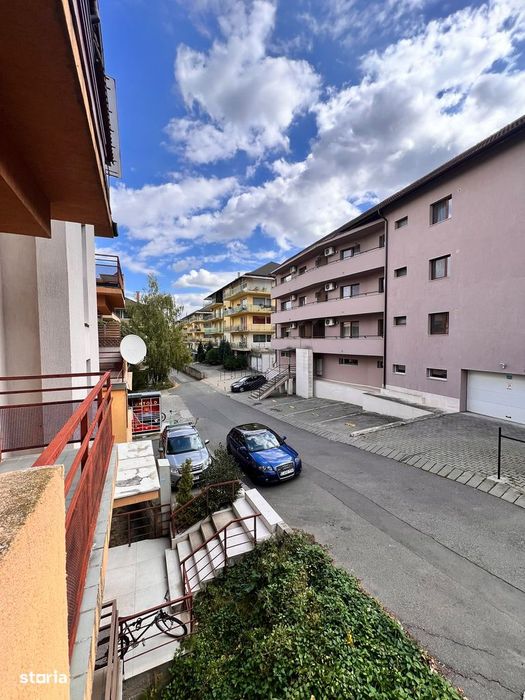 De vânzare apartament 3 camere Bună Ziua.