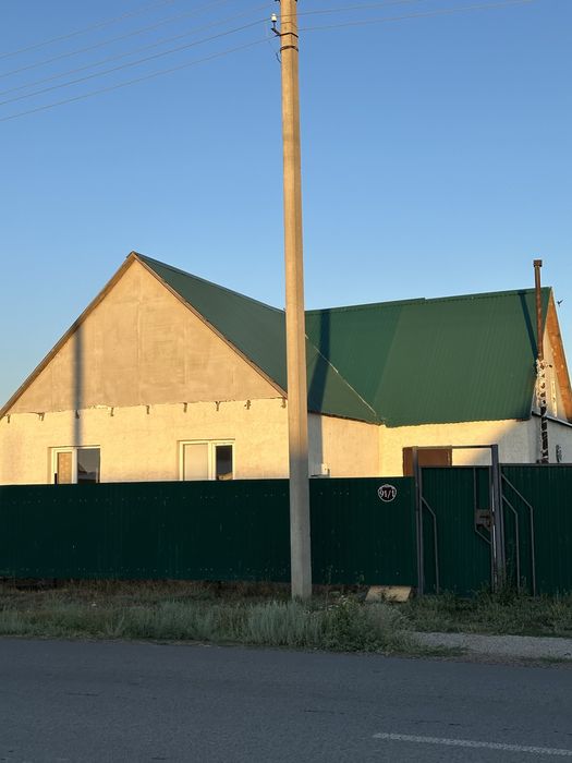 Продам дом в строительном